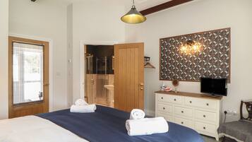 1 kamar tidur dan didekorasi berbeda-beda