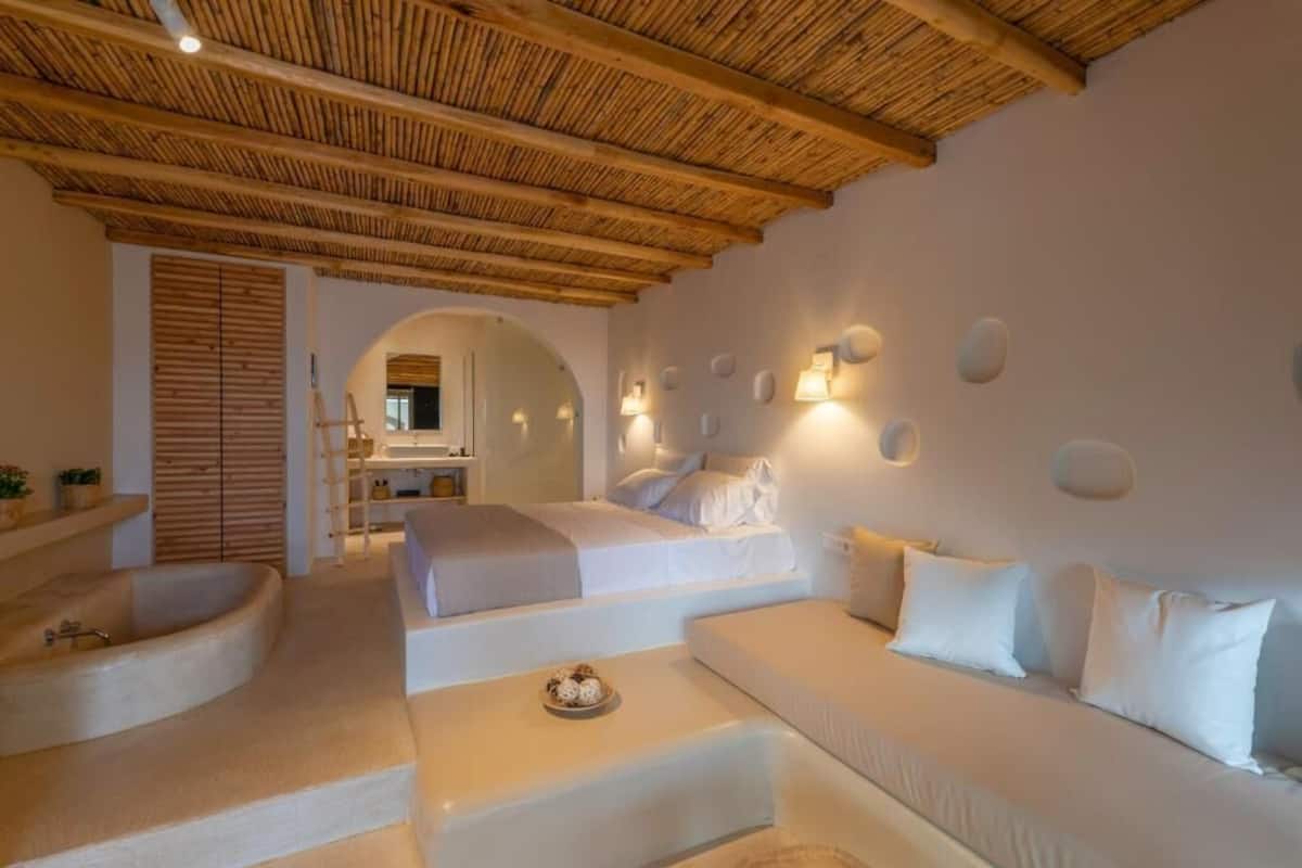 Deluxe Suites with Sea View (2 types) | 1 bedroom, in-room safe, blackout drapes, soundproofing
