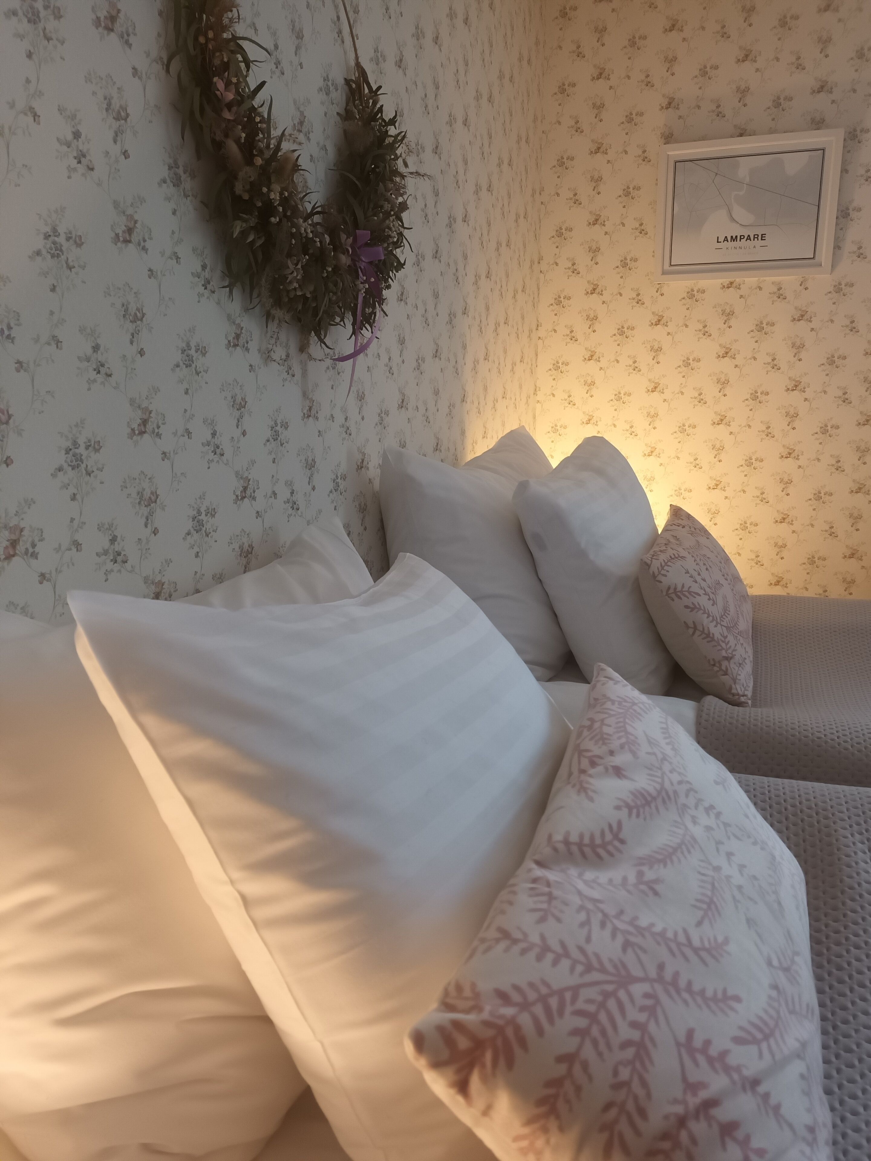 Tomannsrom – classic, 2 enkeltsenger | Blendingsgardiner, wi-fi (inkludert) og individuelt dekorert