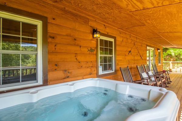 4 person hot tub