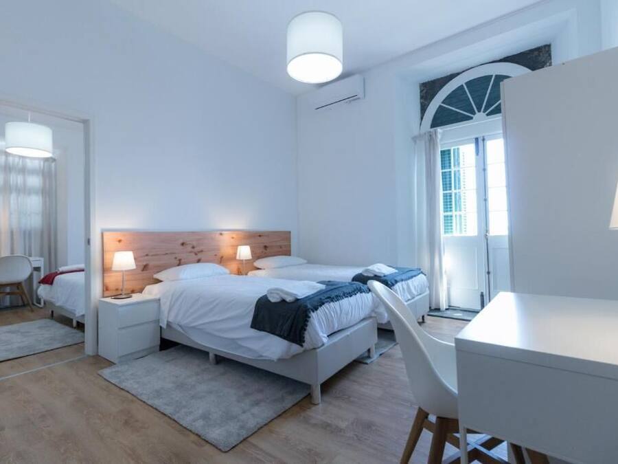 Een laptopwerkplek, gratis babybedden, reisbedje, gratis wifi