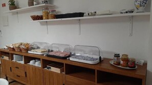 Desayuno continental incluido todos los días 