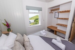 2 chambres, bureau, fer et planche à repasser, accès Internet