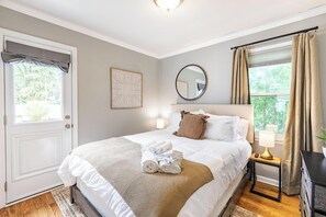 3 chambres, literie hypoallergénique, bureau, fer et planche à repasser