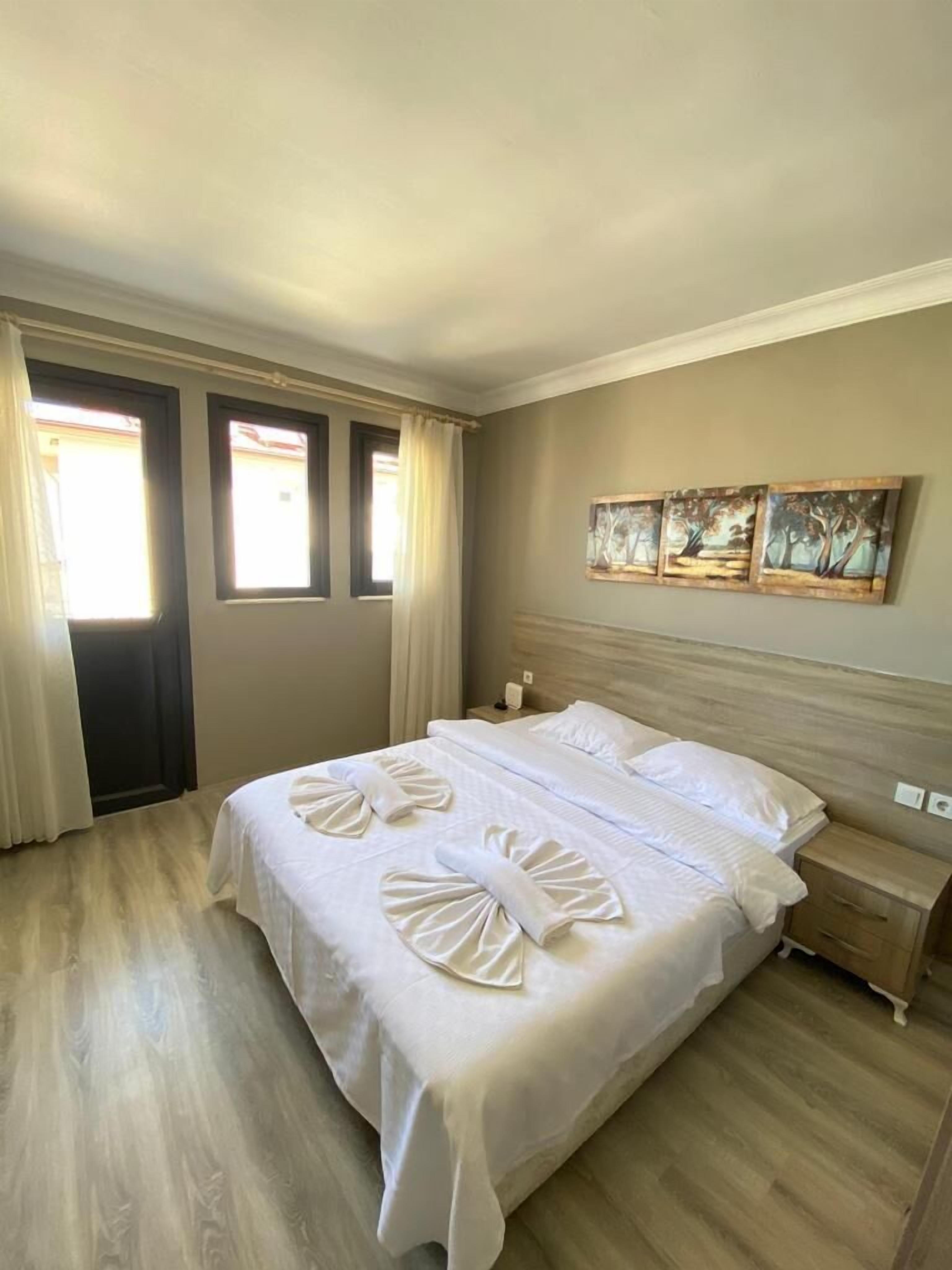 Family Condo, Non Smoking, Pool View | Egyptian cotton sheets, premium bedding, down comforters