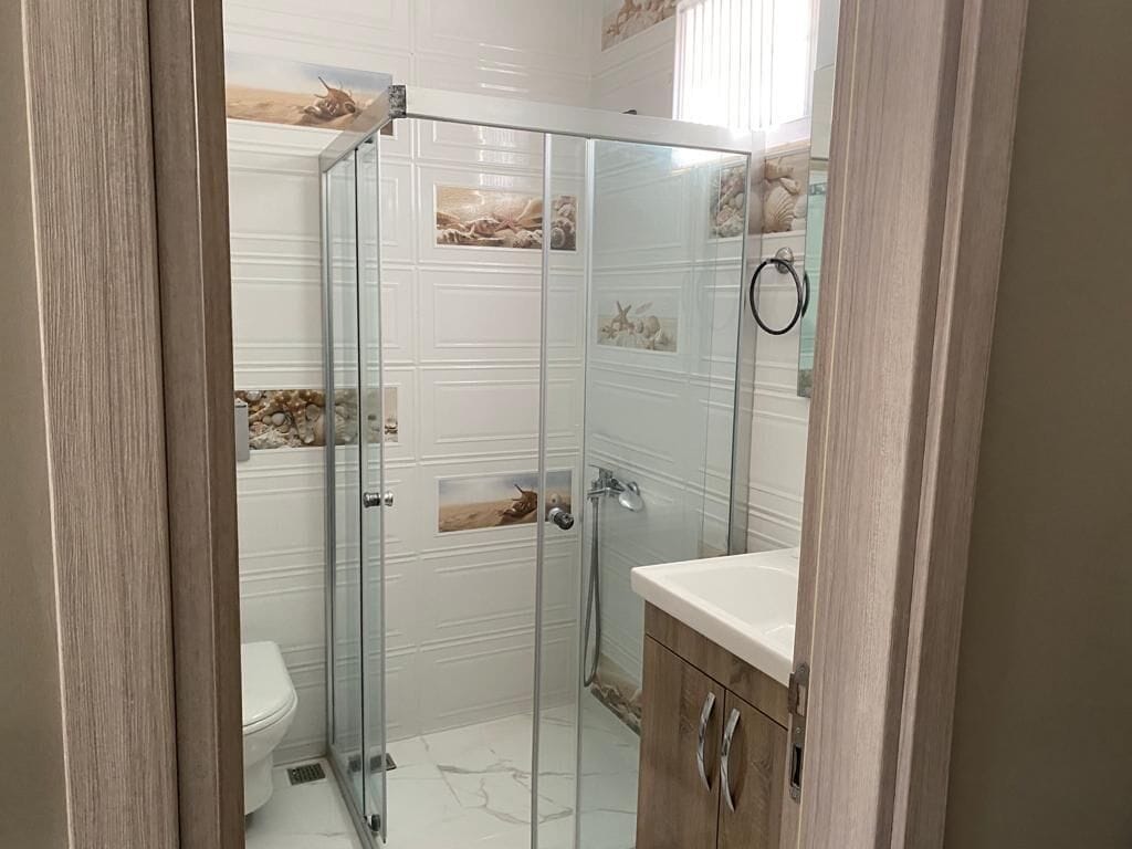 Family Condo, Pool View | Bathroom | Shower, rainfall showerhead, eco-friendly toiletries, hair dryer