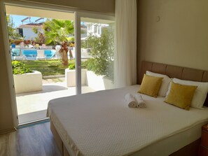Egyptian cotton sheets, premium bedding, down duvets, Tempur-Pedic beds - Oludeniz Evleri (Fethiye)