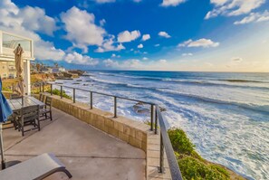 Outdoor dining - Oceanfront new listing with Spectacular Views (San Diego)