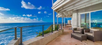 Oceanfront new listing with Spectacular Views