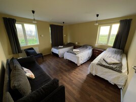 Family Apartment | Free WiFi, bed sheets