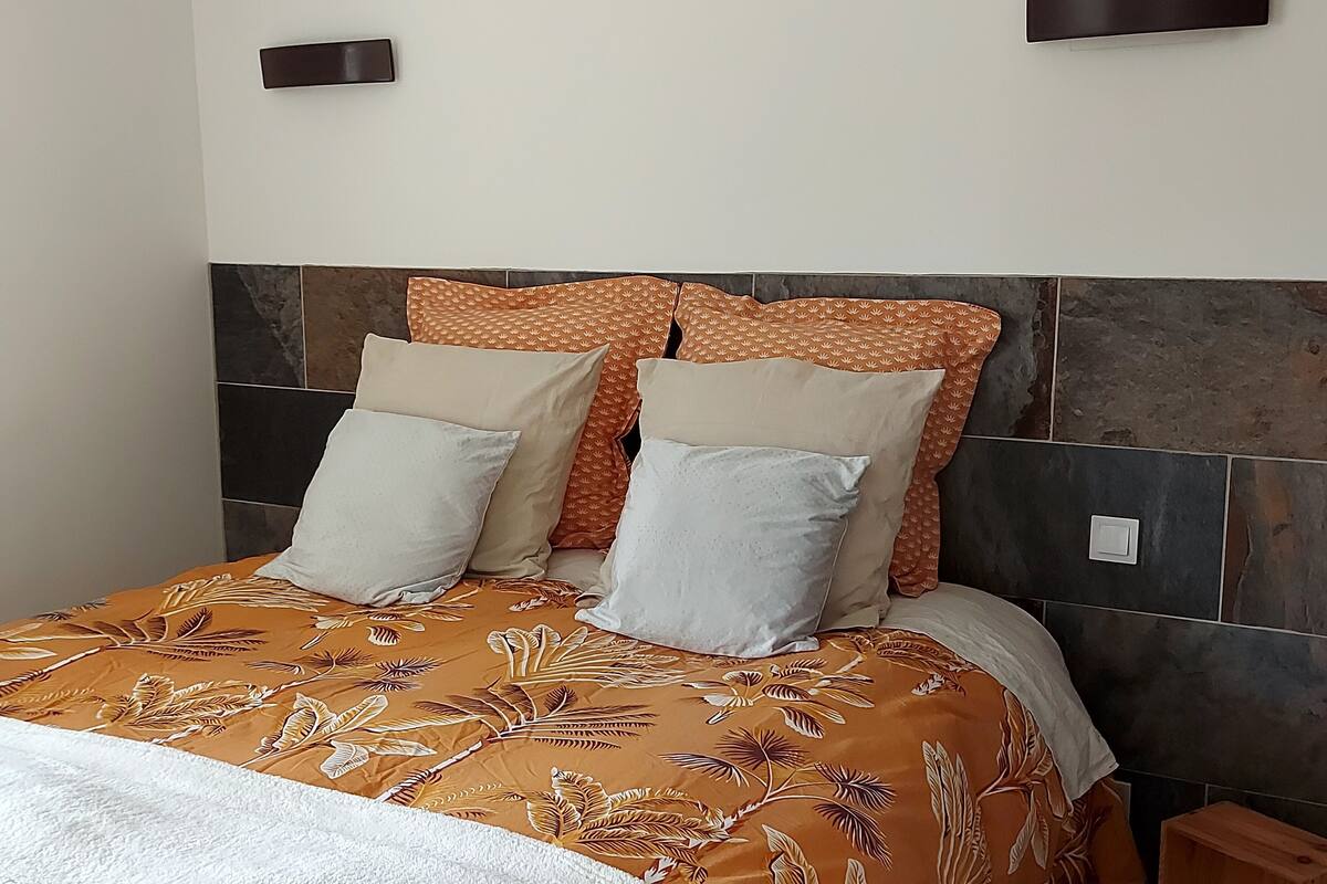 Appartement Confort, bain à remous, côté jardin