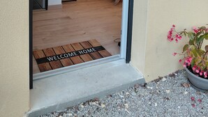 Studiosuite – comfort, spabadekar, hageområde | Klesskap