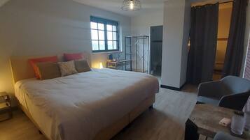 Deluxe Room, Hot Tub, Garden Area | 2 bedrooms, premium bedding, pillowtop beds, individually decorated