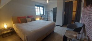 Deluxe Room, Hot Tub, Garden Area | Premium bedding, pillowtop beds, individually decorated - Villa Maëlla - Chambres d’hôtes (Saint-Michel-Tubœuf)