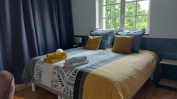 Habitación triple Confort, varias camas, no fumadores, materiales antialérgicos | 2 dormitorios y ropa de cama de alta calidad
