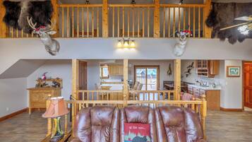 Smart TV, DVD player, books, stereo