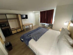 2 bedrooms - King Jr. Suite with Double bed (Santa Cruz)