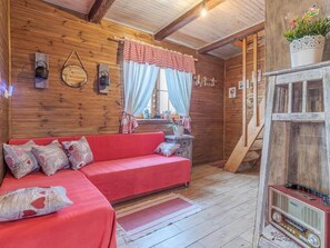 Chalé (Duplex one bedroom Chalet with Privat) | Sala de estar | TV