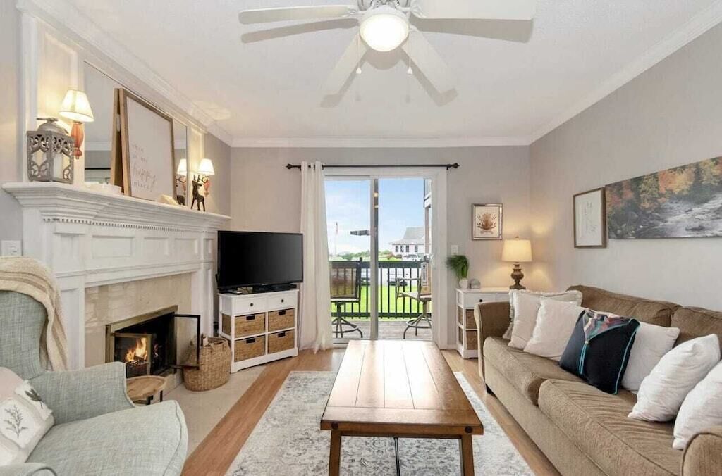 Sweet Lil Suite/Pool/Hot Tub/Sauna/2nd Floor