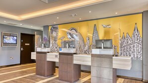 Reception - Premier Inn London Canary Wharf - Westferry (London)