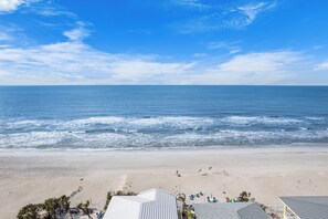 Beach nearby, sun-loungers, beach towels