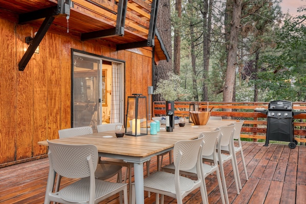Outdoor dining
