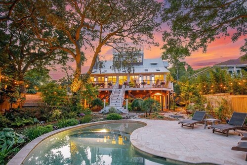 SERENITY SHORES Private Luxury 5-Level Tropical Oasis, Pool, Steps to Beach