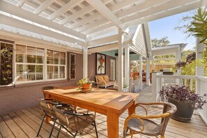 Outdoor dining - SERENITY SHORES Private Luxury 5-Level Tropical Oasis, Pool, Steps to Beach (Folly Beach)