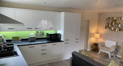 Private Rural Barn Annex, Pet Friendly With Free Wi-Fi and Parking On Premises