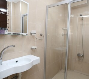Shower, rainfall showerhead, hair dryer, towels - My Holiday Time Hotel (Istanbul)