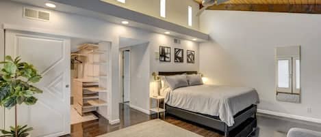 4 室のベッドルーム、WiFi