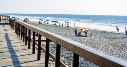 Steps from beach chic & modern1BD apt