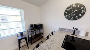 Unclassified image, 2 of 8, button - 852 1 Bedroom 1 bathroom apartment (Miami)