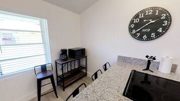 Basic Apartment | Private kitchen