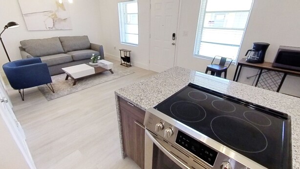 Unclassified image, 1 of 8, button - 852 1 Bedroom 1 bathroom apartment (Miami)