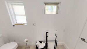 Unclassified image, 3 of 8, button - 852 1 Bedroom 1 bathroom apartment (Miami)