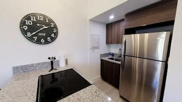 Basic Apartment | Private kitchen