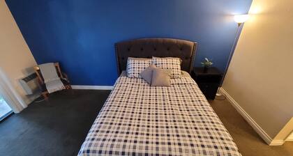 (B08) Deluxe Hotel Style Unit