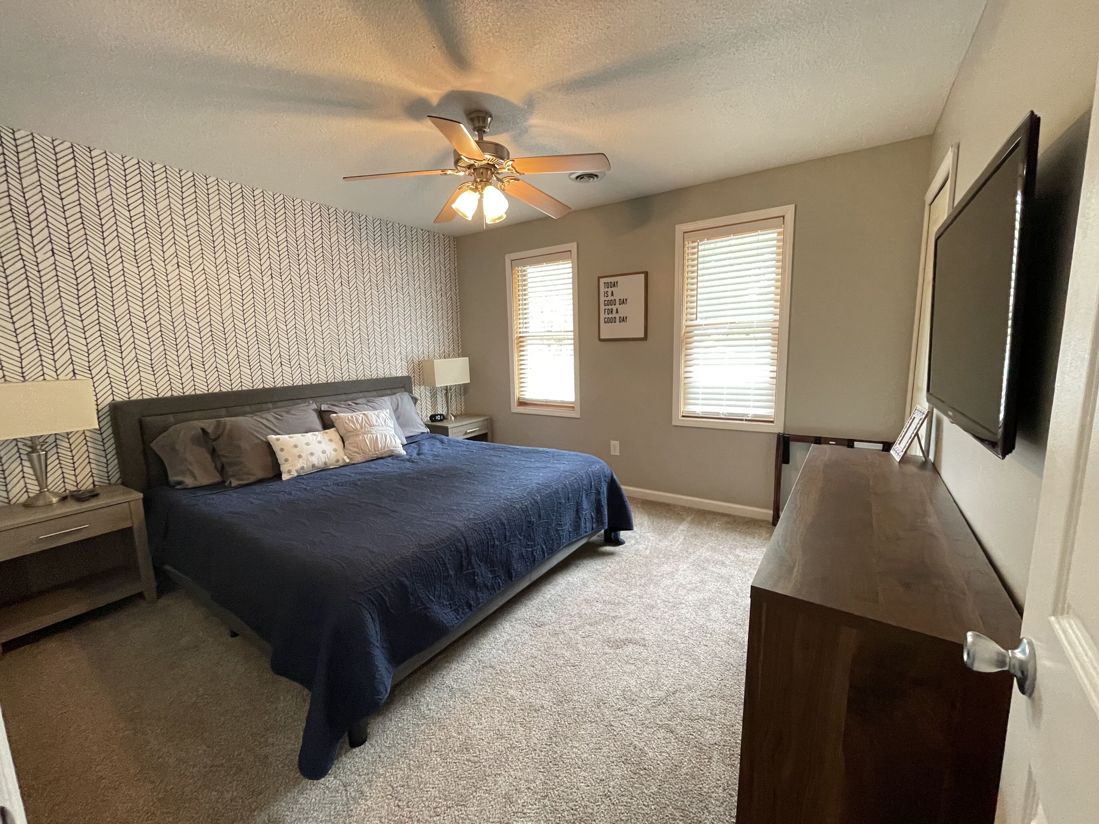 4 bedrooms, iron/ironing board, travel crib, free WiFi