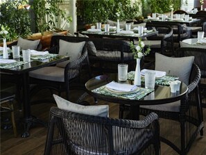 Tempat makan outdoor