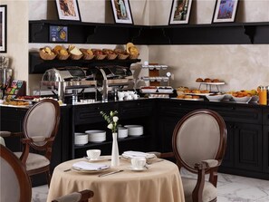 تناول الطعام