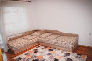 2 bedrooms, desk, iron/ironing board, free WiFi - 3 ROOMS, Loft Apartment, Right in CENTER!! (Razgrad)