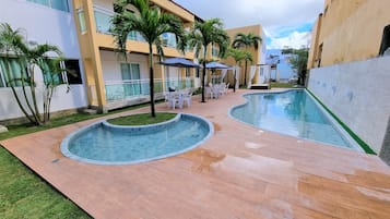 2 outdoor pools