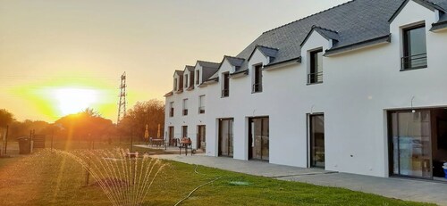AR MOR - Large new house 3 minutes' walk from the beach (Baie Quiberon side)