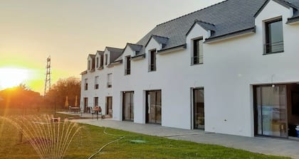 AR MOR - Large new house 3 minutes' walk from the beach (Baie Quiberon side)