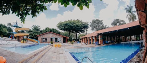 5 piscines extérieures