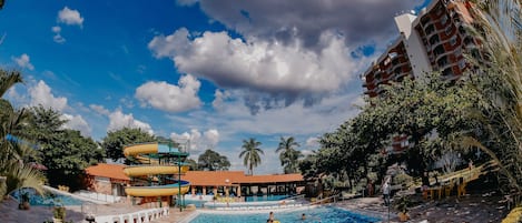 5 piscinas externas