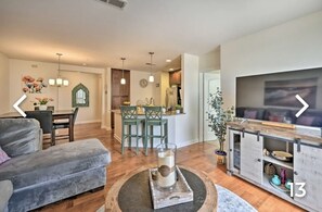 Smart TV, printers - Beautiful 2 bed/2 bath condo in a luxurious Oceanside community ! (Oceanside)