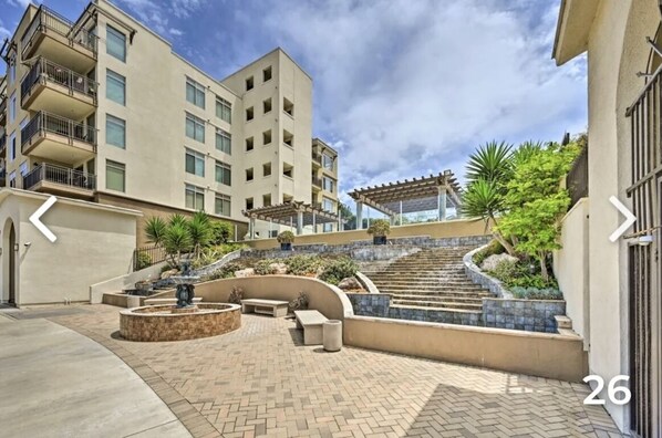 Exterior - Beautiful 2 bed/2 bath condo in a luxurious Oceanside community ! (Oceanside)