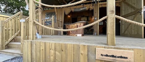 Premium-telt - privat badeværelse - udsigt til have | Udendørsområde